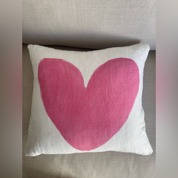 Kerri Rosenthal “imperfect heart” pillow🩷 20x20🩷 - Picture 1 of 6